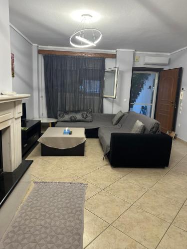 Χώρος καθιστικού στο Pefka Apartment