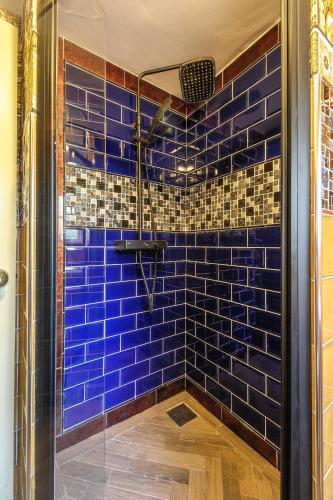 Rock and Roll Suite In Manor Houseにあるバスルーム