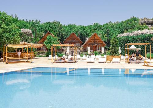 Wood Hills Hotel & Resort