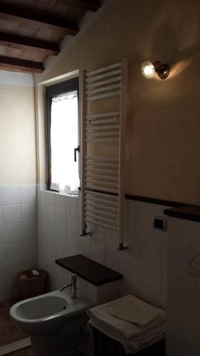 Bilik mandi di Agriturismo La Grada