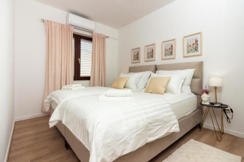 Gallery image of Apartments Golden Beach in Split