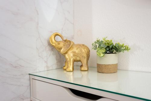 Gallery image of Apartments Golden Beach in Split