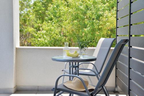 Balkoni atau teres di Alekos Luxury Suites - Free 24hr Transformation From To Airport