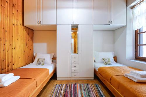 Postel nebo postele na pokoji v ubytování Rustic Villa Thassos