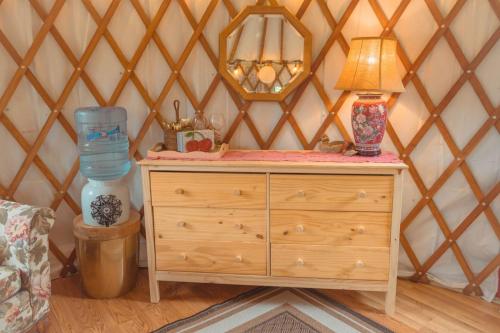 Φωτογραφία από το άλμπουμ του Farm Stay Yurt - 7 min St Albans 