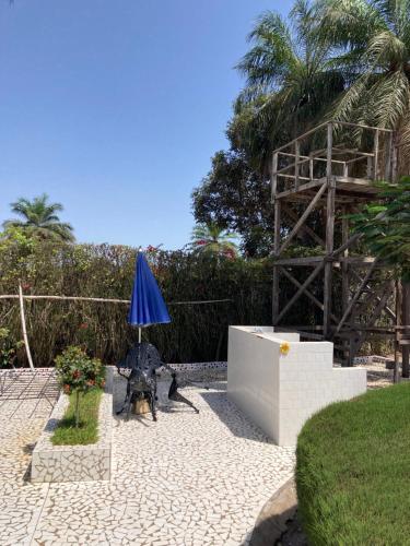 Taman di luar Rest & Recharge Here
