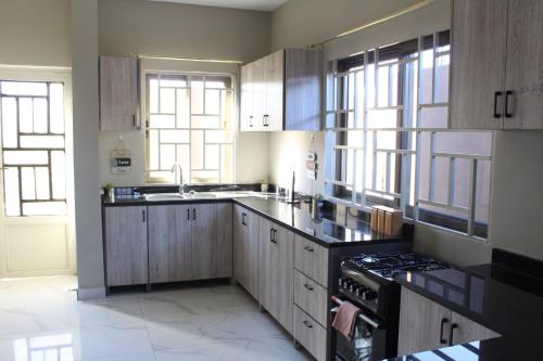 Φωτογραφία από το άλμπουμ του Gated 2BR Eureka Villa Lilayi σε Lusaka