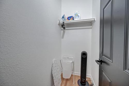 Ένα μπάνιο στο Amazing Studio McKinley Beach - Brady St Lowr East