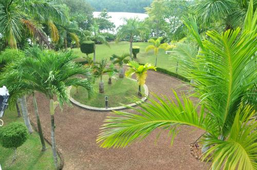 Taman di luar Villa König - Luxury Home Stay Bentota