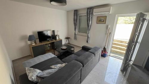 Apartment's Tatjana