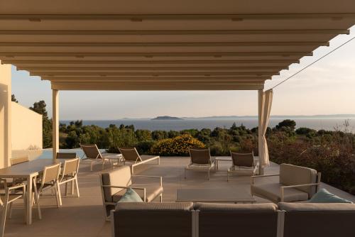 Φωτογραφία από το άλμπουμ του Olive Grove Suites - Villas with private pool and garden στη Νικήτη