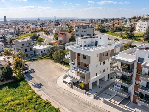 Nespecifikovaný výhled na destinaci Lemesos nebo výhled na město při pohledu z apartmánu