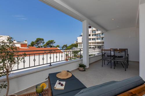 Apartments Piano