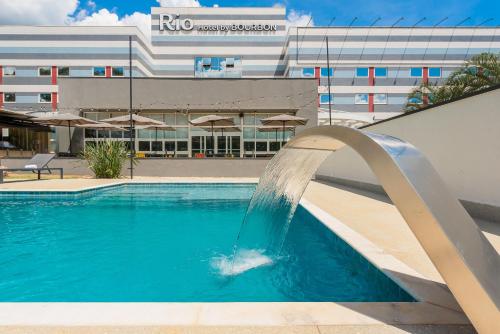 Bazén v ubytování Rio Hotel by Bourbon Indaiatuba nebo v jeho okolí