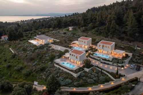 Φωτογραφία από το άλμπουμ του Olive Grove Suites - Villas with private pool and garden στη Νικήτη
