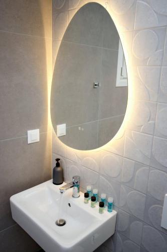 Koupelna v ubytování Arourahomes Spetses Town Suites