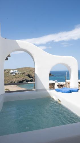 Ultramare Mykonos Beachfront House with 2 Outdoor Tubs