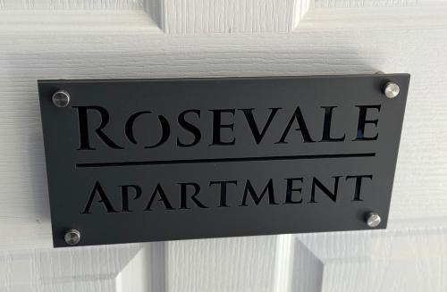 Sijil, anugerah, tanda atau dokumen lain yang dipamerkan di Rosevale Apartment Kirkwall