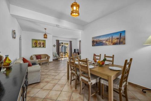 Villa Algarhb by Villa Plus