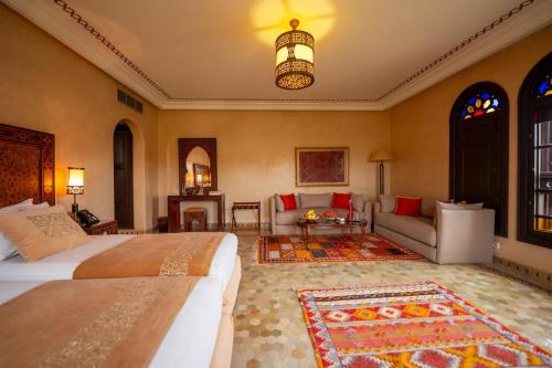Una cama o camas en una habitación de Al Fassia Aguedal