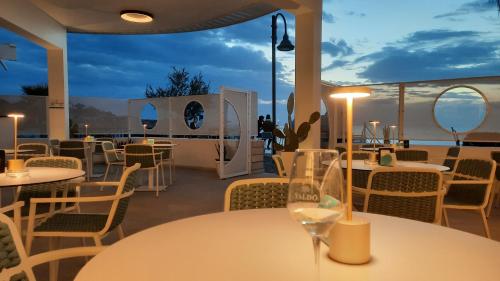 Restaurace v ubytování Sunset Beach Club Tropea