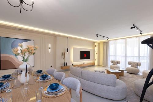 Luxury 3BR - 3 Ensuites - Pool - By Beithady - BH-26-401