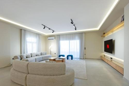 Elegant 3BR Apt - 3 Ensuites - Pool - By Beithady - BH-26-304