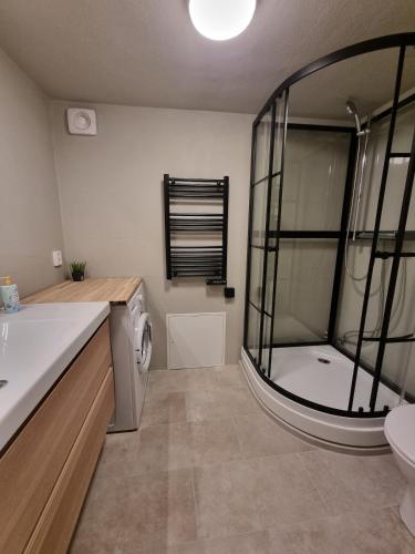 Un baño de Beachfront apartment in Åhus