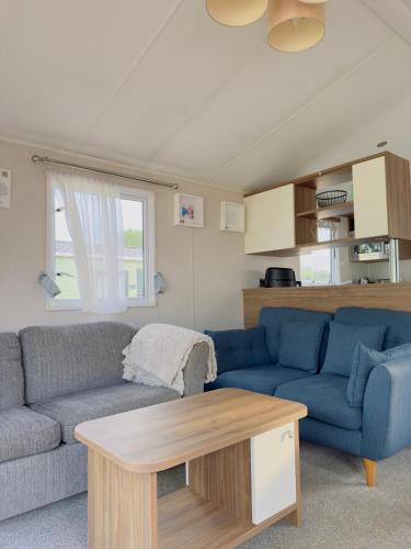 Posezení v ubytování Fabulous 3 Bedroom Static Caravan at Billing Aquadrome
