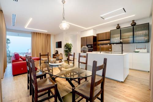 Deluxe Suite with Spa Bath