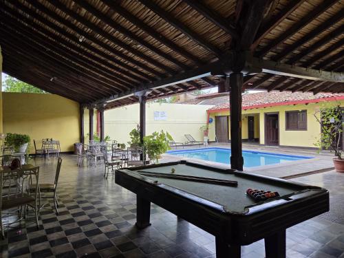 Piscina en o cerca de Hostal Lazybones