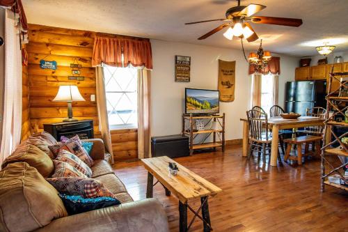 Χώρος καθιστικού στο Hillside Hideaway By Avada Properties