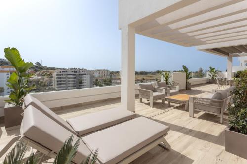MTR - 701 Marbella Temporary Rent Apto 4 dormitorios Luminoso con zonas Chill Out y Gym