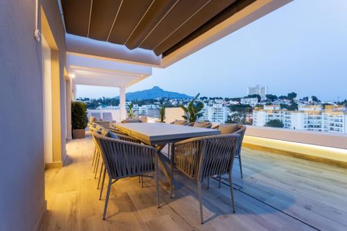 MTR - 701 Marbella Temporary Rent Apto 4 dormitorios Luminoso con zonas Chill Out y Gym