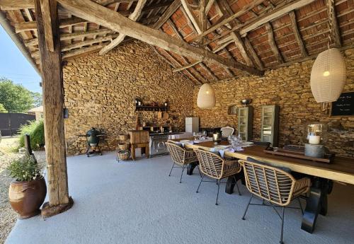 Φωτογραφία από το άλμπουμ του B&B La Taupinière Rustique table d'hôtes gastronomique σε Mazeyrolles