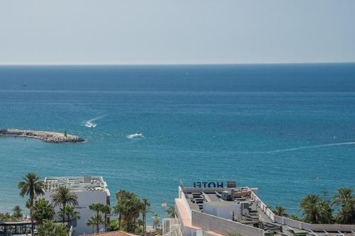 Azul Horizonte with a pool photo 31