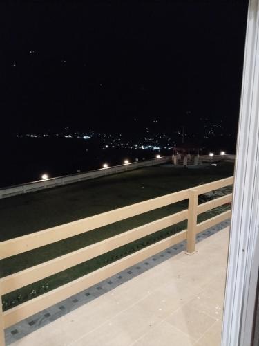 Balkón nebo terasa v ubytování Highland Club Balakot