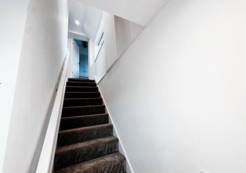 Φωτογραφία από το άλμπουμ του Cosy & Luxury 2BR Flat in Calverton σε Calverton