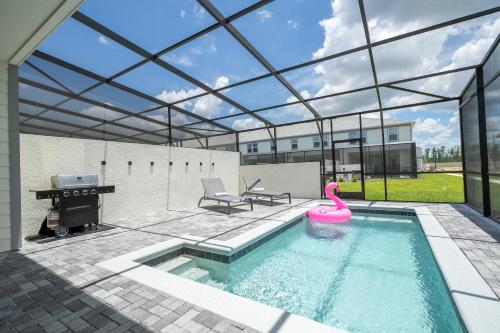 Bazén v ubytování Top Elegance and Fun DLuxx Home Windsor Cay 16101 nebo v jeho okolí