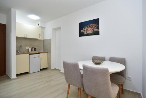Fotografie z fotogalerie ubytování Apartmani Bojana v destinaci Budva