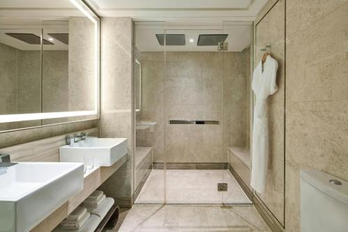 Bilik mandi di Singapore Marriott Tang Plaza Hotel