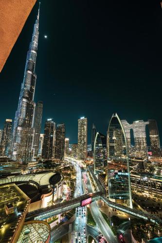Burj Khalifa View & Mall Entry in 3 Mins & Sleeps 3 Adults