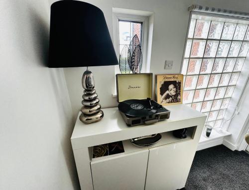 Φωτογραφία από το άλμπουμ του Luxury 3-Bed w- garden & game Room 5 mins from Chester σε Saltney