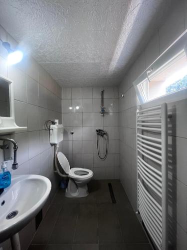 Koupelna v ubytování Krupajska bajka