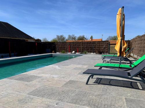 Maison rénovée avec jardin, piscine chauffée et spa, proche plages vendéennes, idéal pour familles - FR-1-426-481