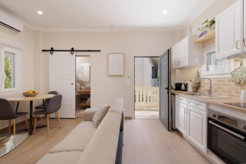 Η κουζίνα ή μικρή κουζίνα στο Little Home