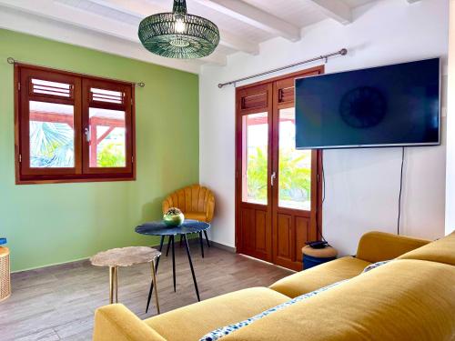 Μια τηλεόραση ή/και κέντρο ψυχαγωγίας στο Villa Tea Free
