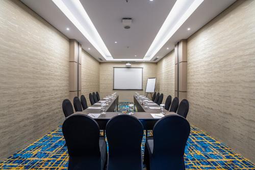 Бизнес-центр и/или конференц-зал в Aston Emidary Bangka Hotel and Conference Center