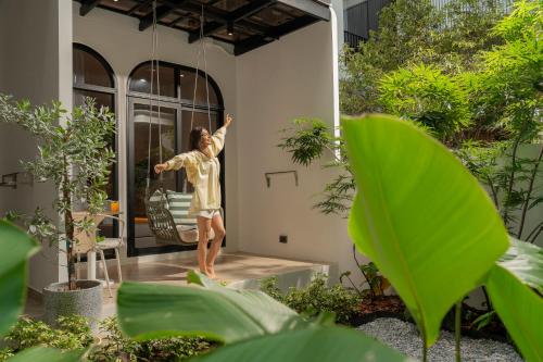 Κήπος έξω από το Hotel Bangkokian