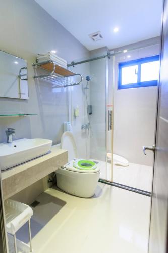 Bilik mandi di Momo Meishe - Family-friendly B&B